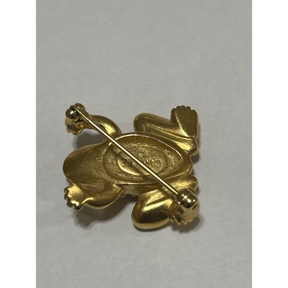 Carolee Vintage Gold-Plated Frog Brooch With Green Enamel Eyes - Picture 3 of 6